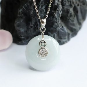 482f342f-dedf-4a50-a10b-3b5f2ff85966.jpg S925 Silver Inlay Natural Emerald Peace Buckle Necklace
