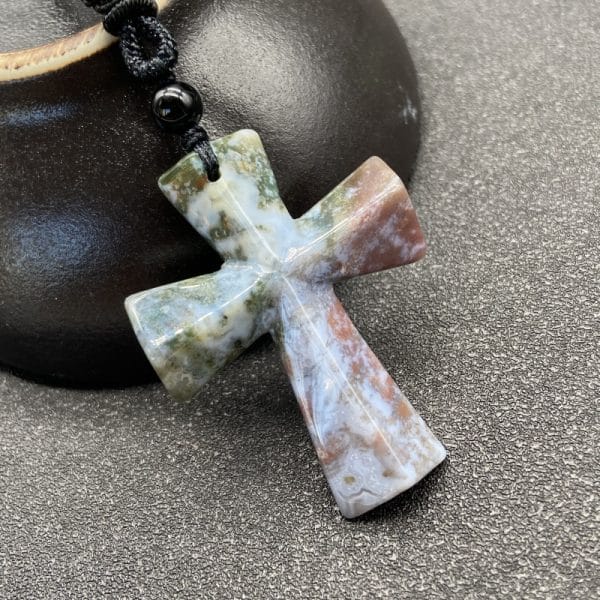 Natural Stone Christmas Gift Agate Woven Semi-precious Stone Cross Necklace