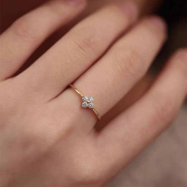 Entry Lux Style Four-leaf Clover Micro-inlaid Zircon Ring