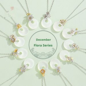 The 12 Floras White Chalcedony Peace Buckle S925 Silver Necklace