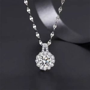 Titanium Steel Moissanite Necklace With Women's Lace Pendant