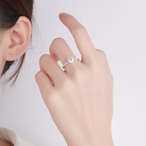 S925 Silver Simple Four-claw Moissanite High-end Stylish Birthday Gift