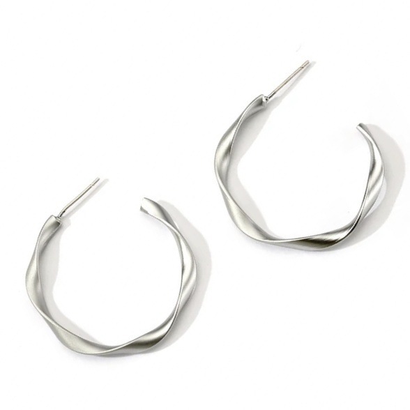 Geometric wave circle earrings