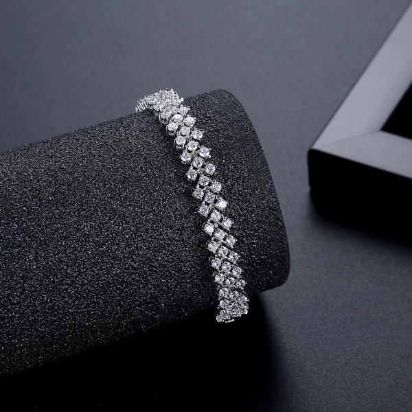 Copper Inlaid Zircon Crystal Bracelet Fashion Simple