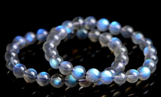 Natural Cream Body Blue Moonlight Bracelet