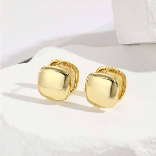 Europe And The United States Wind Tide Copper Colour-retaining Electroplating Hollow Glossy Earrings Female Ornaments Round Half Empty Stars Plain Circle Earrings Buckle
