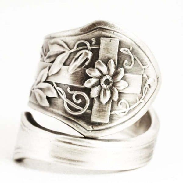 Fashion Retro Flower Shaped Ring
