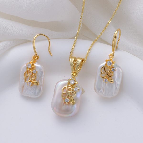 Copper Plated Real Gold Design Versatile Baroque Shaped Pearl Earrings