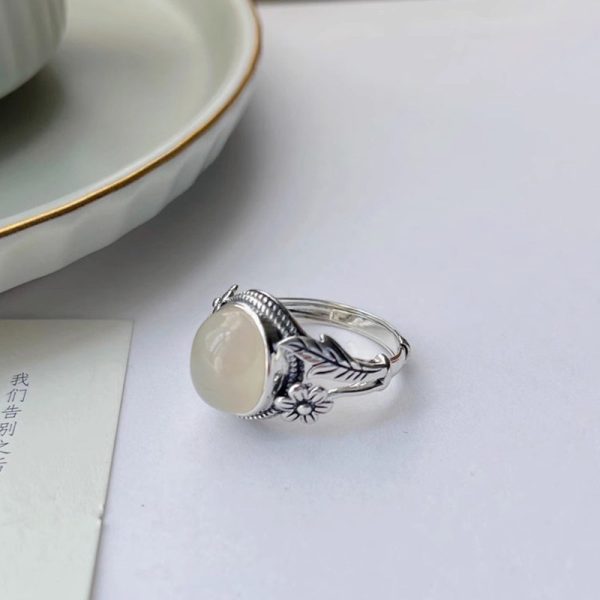 White Chalcedony Vintage Ring Versatile Personality