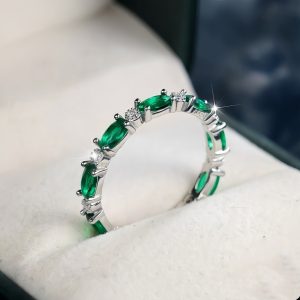 Elegant Retro Green And White Zircon Inlaid Finger