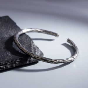 Vintage Distressed Cylindrical Simple Opening Bracelet