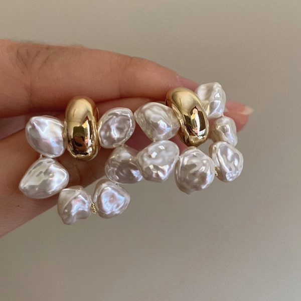 Irregular Pearl Circle Design Gold-plated Earrings For Women