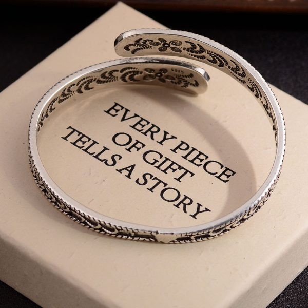 Fashion Retro Embossed Tang Grass Pattern Flower Bracelet For Women
