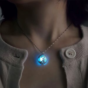 Hollow Open Lucky Tree Noctilucent Necklace Women