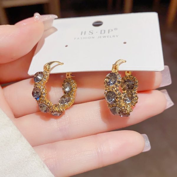 Light Luxury Unique Elegance Retro Opal Circle Ear Clip