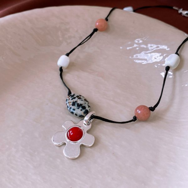 Stone Shell Beaded Flower Pendant Necklace Simple Ethnic Style All-matching