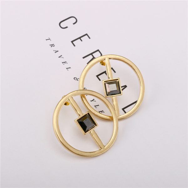 Frosty Wind Geometric Circle Stud Earrings