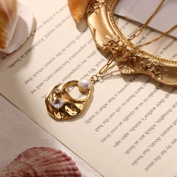 European And American Stainless Steel Hammered Spiral Sun Pendant Necklace