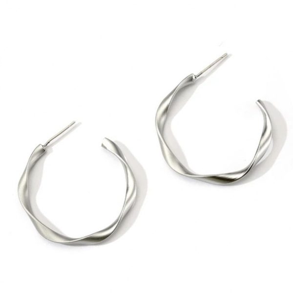 Geometric wave circle earrings