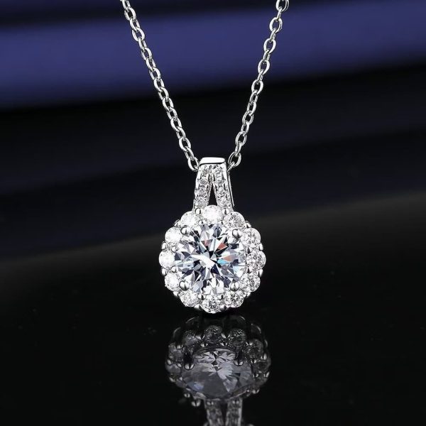 Titanium Steel Moissanite Necklace With Women's Lace Pendant