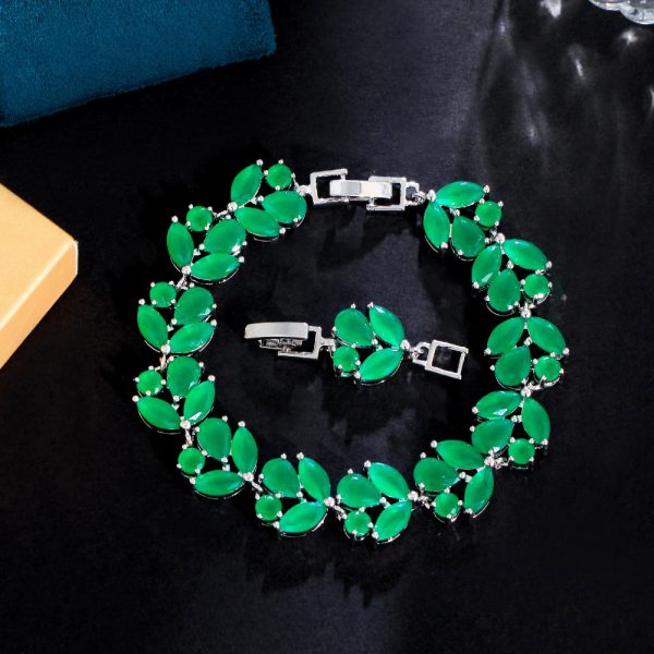 Copper Inlaid Zircon Flower Bracelet