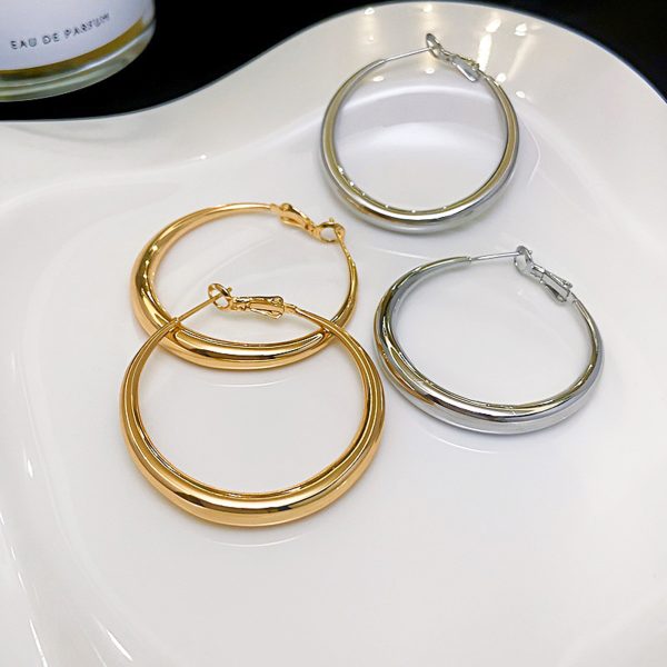 Simple Exaggerated Temperamental Big Circle Earrings Women