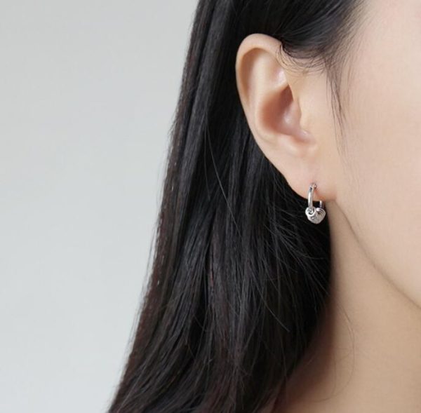 Japanese And Korean Simple Personality Small Circle Female Student Silver Earrings