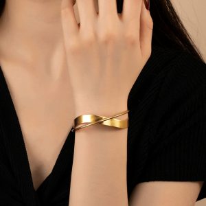 Male And Female Personality Geometric Metal Glossy Surface Jewelry