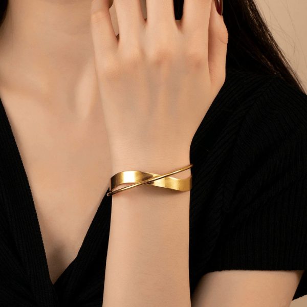 Male And Female Personality Geometric Metal Glossy Surface Jewelry