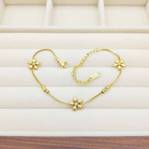 Flower-shaped Gold-plated Korean-style Fashion Pull Bracelet