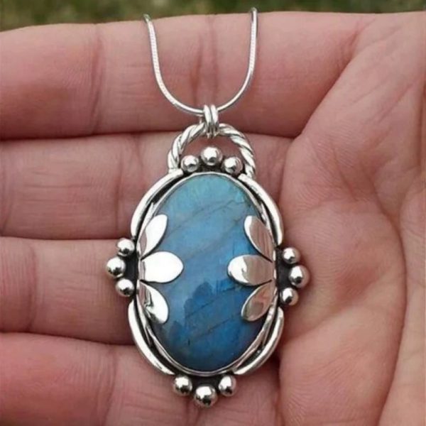 73c1a44b-365b-44fa-b4a1-082f9d79c68c.jpg Retro Oval Embedded Blue Gem Pendant Personalized Clavicle Chain