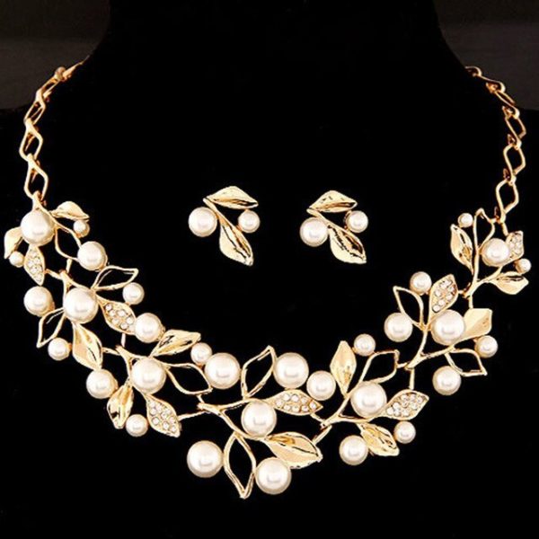 Temperament necklace earrings set