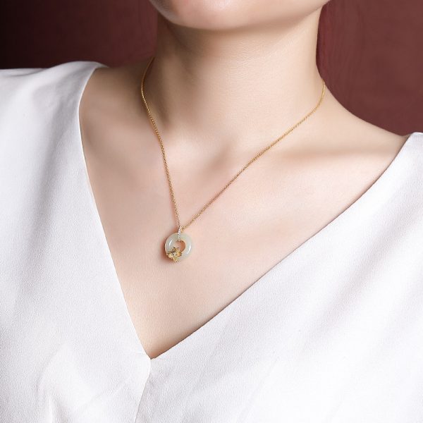 75325ecc-0136-49ea-a349-48cf74f1e463.jpg S925 Sterling Silver Gold Plated Hetian Jade Flower Peace Buckle Set Chain Simple Retro
