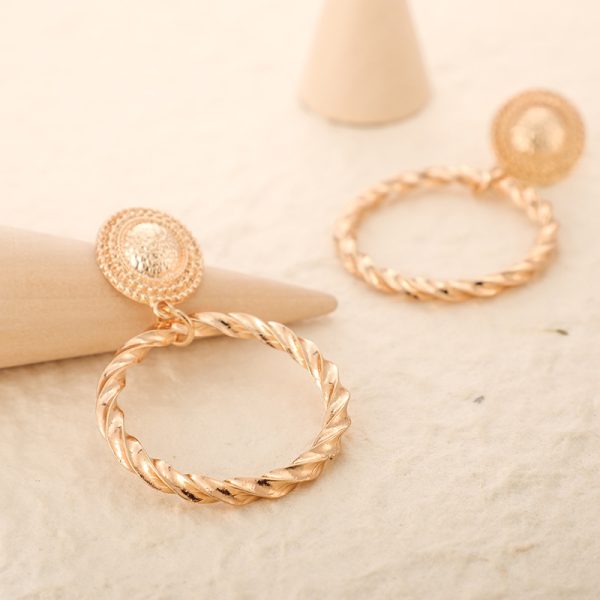 Personality Exaggerated Earrings Retro Temperament Twisted Round Circle Earrings