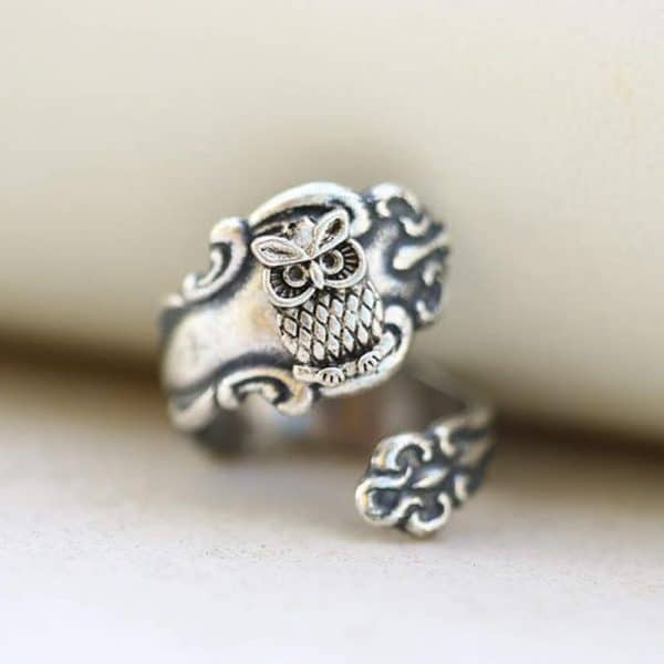 Fashion Retro Flower Shaped Ring