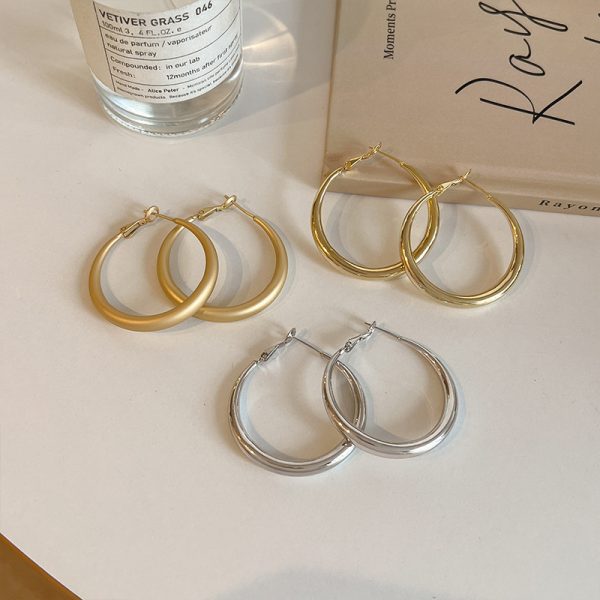 Female Simple And Versatile Solid Circle Large Earrings