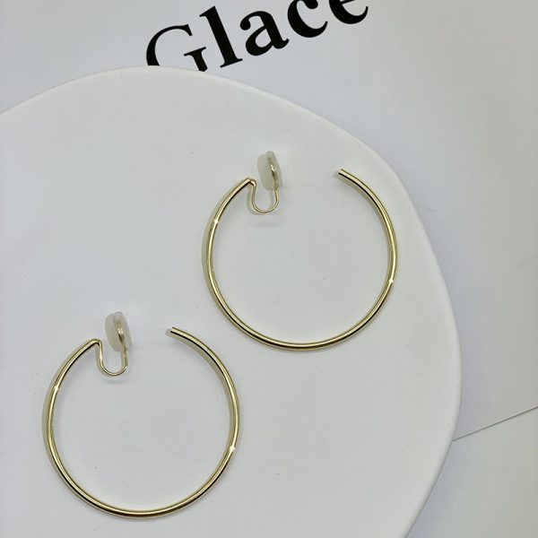 Women's Temperament Circle Mosquito Coil Ear Clip To Show Thinness