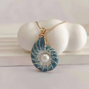 Beach Vacation Style Dripping Conch Baroque Pearl Necklace