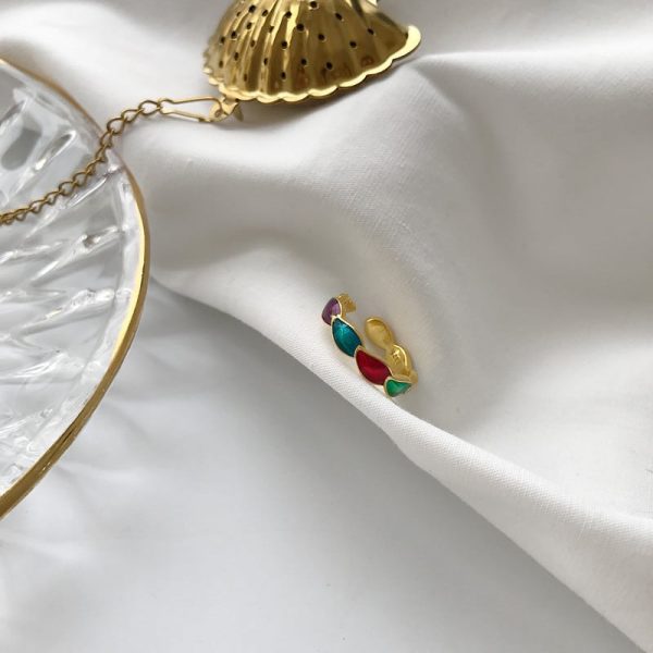 Gold polychromatic gel drop ring