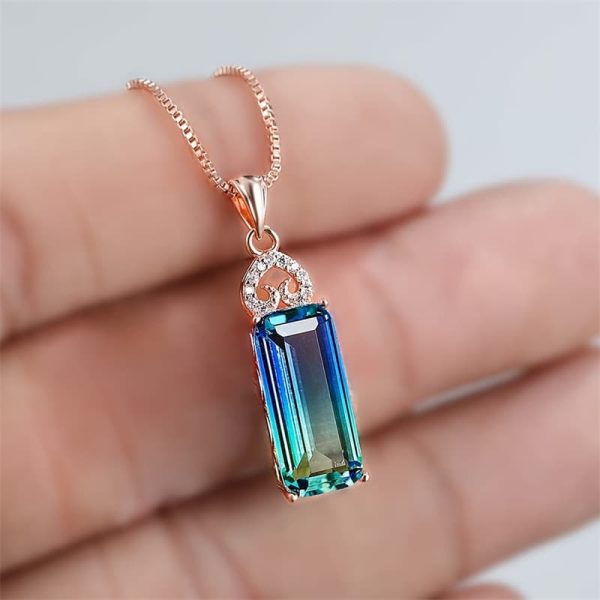 883633c0-f93e-4113-aac4-5618319d835d.jpg Light Extravagant Love Heart Diamond Square Pendant Necklace