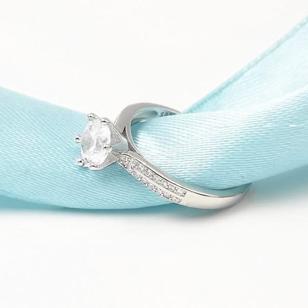 Women's Simple Fashion Personality Six-claw Ring