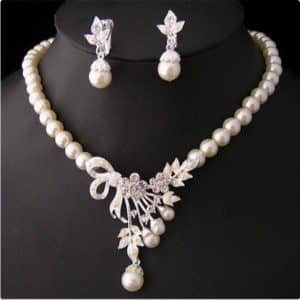 Wedding ladies, bridal ornaments, wedding gowns, pearls, necklaces, earrings, jewelry sets