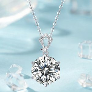 Inlaid Moissanite Plain Heart Pendant Clavicle Chain Necklace