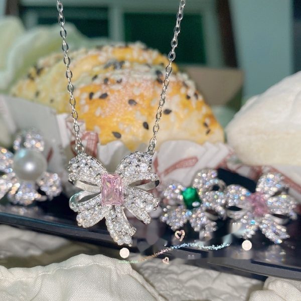 Jewelry Personality Butterfly Necklace Female Plated 18K Pendant Emerald