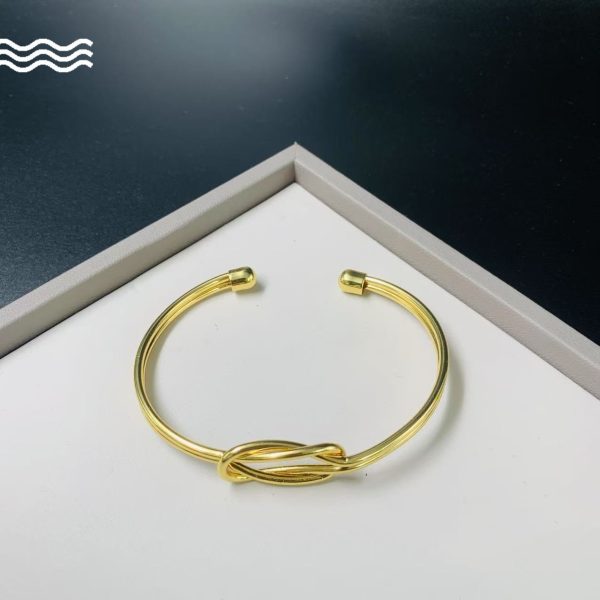 Love Knotted Brass Bracelet Design Light Luxury Opening