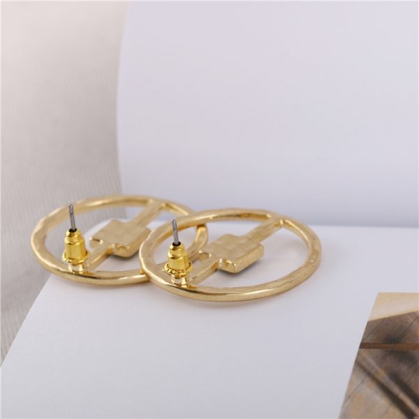 Frosty Wind Geometric Circle Stud Earrings