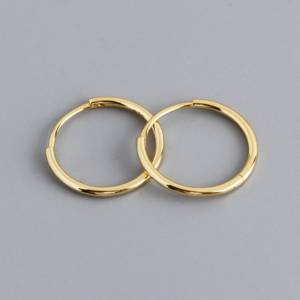 High-quality Circle-shaped S925 Sterling Silver Ear Buckle