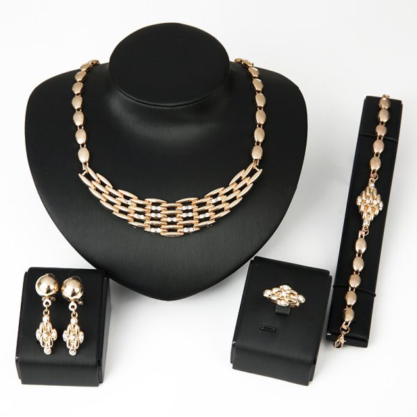 Exaggerated Set Of 4-piece Jewelry Necklace And Earrings