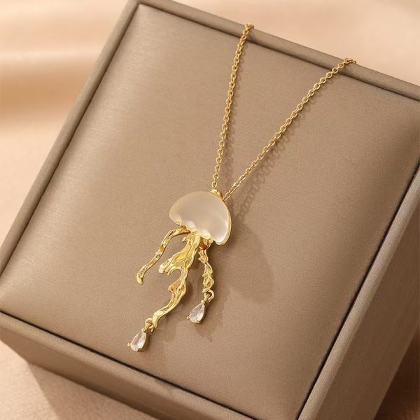 Temperament Entry Lux Jellyfish Pendant Necklace