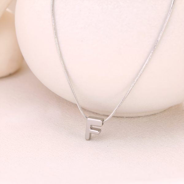 9c8cce2a-20ad-4e6b-a3c2-b8e18d93d4a2.jpg 18k Gold Titanium Steel Necklace With 26 English Letters